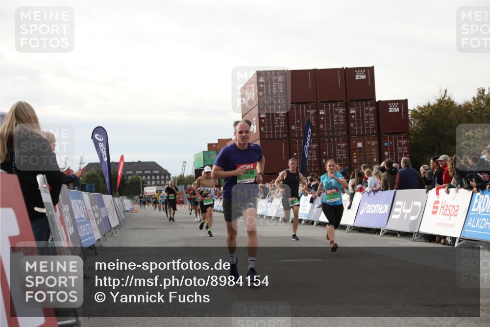 03.10.2025 - Köhlbrandbrückenlauf Yannick Fuchs http://msf.ph/oto/8984154 03.10.2025 16:08:25 Ziel 7314, 7349, 7423, 7594, 7851, 9110 meine-sportfotos.de