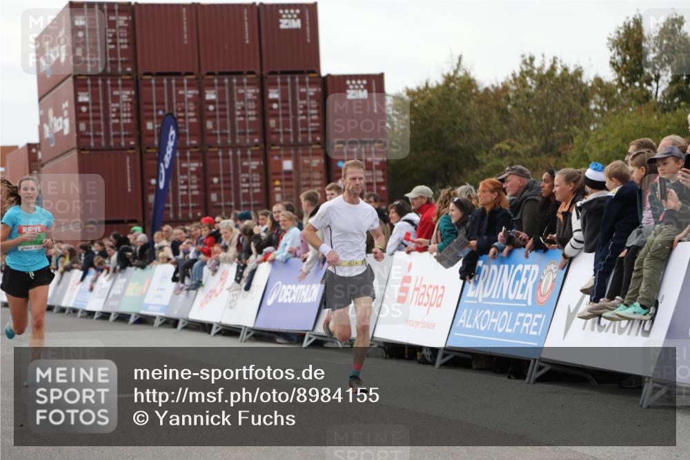 03.10.2025 - Köhlbrandbrückenlauf Yannick Fuchs http://msf.ph/oto/8984155 03.10.2025 15:55:07 Ziel 7040, 7053, 7100, 7898, 9594 meine-sportfotos.de
