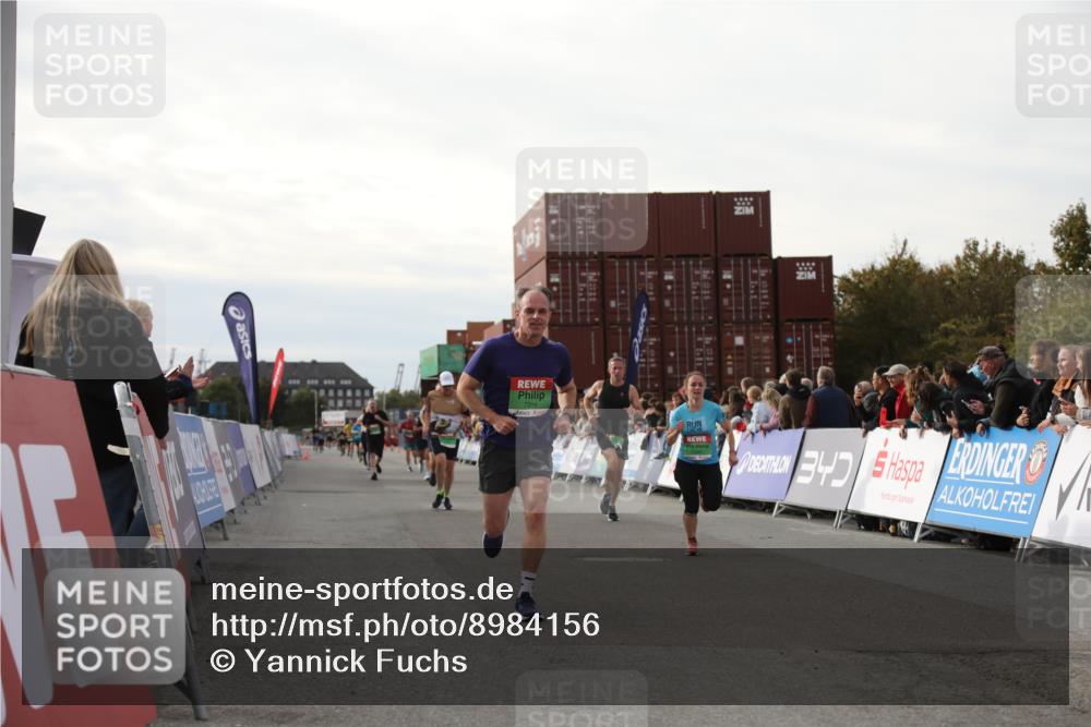 03.10.2025 - Köhlbrandbrückenlauf Yannick Fuchs http://msf.ph/oto/8984156 03.10.2025 16:08:26 Ziel 7314, 7349, 7423, 7594, 7708, 7851, 8778, 9110 meine-sportfotos.de