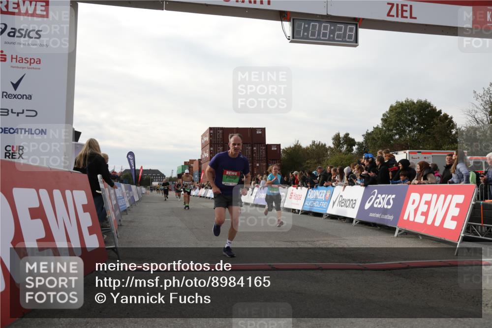 03.10.2025 - Köhlbrandbrückenlauf Yannick Fuchs http://msf.ph/oto/8984165 03.10.2025 16:08:26 Ziel 7314, 7349, 7423, 7594, 7708, 7851, 8778, 9110 meine-sportfotos.de