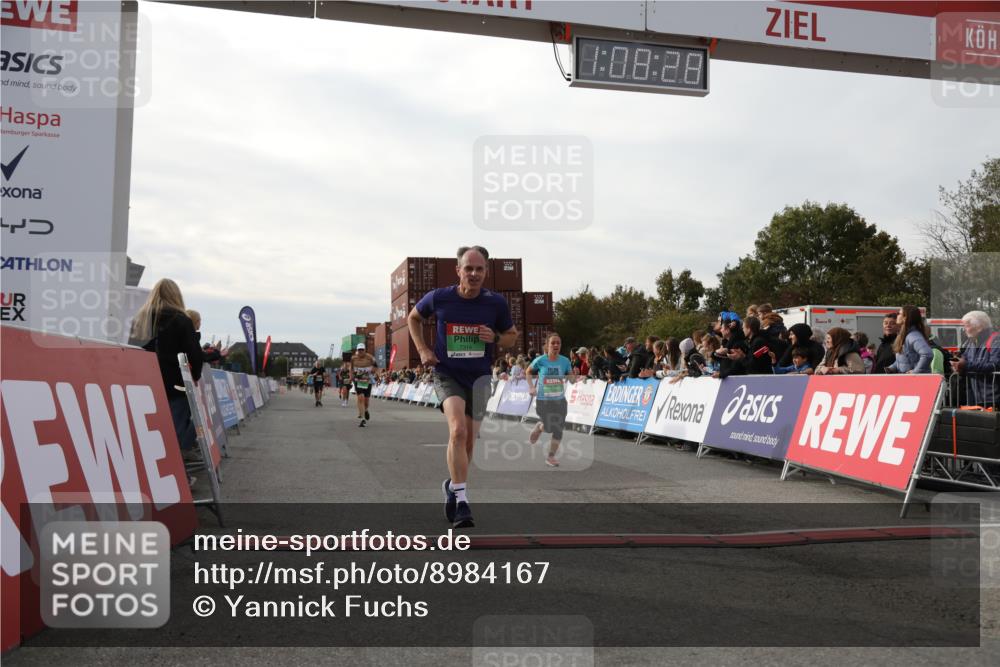 03.10.2025 - Köhlbrandbrückenlauf Yannick Fuchs http://msf.ph/oto/8984167 03.10.2025 16:08:26 Ziel 7314, 7349, 7423, 7594, 7708, 7851, 8778, 9110 meine-sportfotos.de