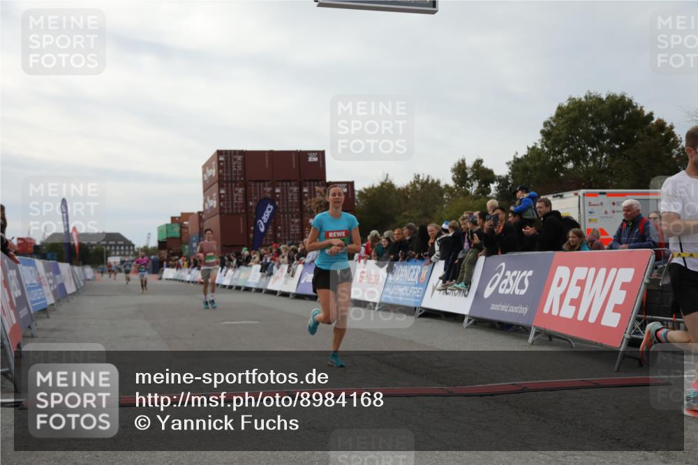03.10.2025 - Köhlbrandbrückenlauf Yannick Fuchs http://msf.ph/oto/8984168 03.10.2025 15:55:09 Ziel 7040, 7053, 7100, 7898 meine-sportfotos.de