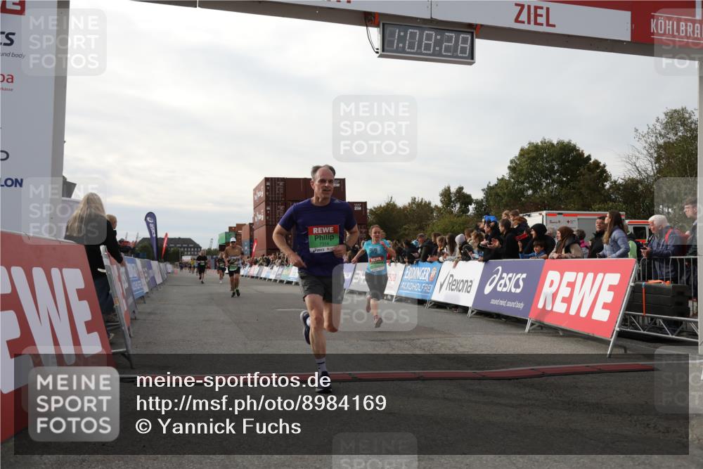 03.10.2025 - Köhlbrandbrückenlauf Yannick Fuchs http://msf.ph/oto/8984169 03.10.2025 16:08:27 Ziel 7314, 7349, 7423, 7594, 7708, 7851, 8279, 8778, 9110 meine-sportfotos.de
