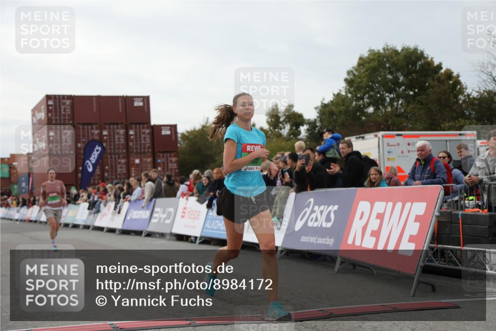03.10.2025 - Köhlbrandbrückenlauf Yannick Fuchs http://msf.ph/oto/8984172 03.10.2025 15:55:10 Ziel 7040, 7053, 7100, 7898 meine-sportfotos.de