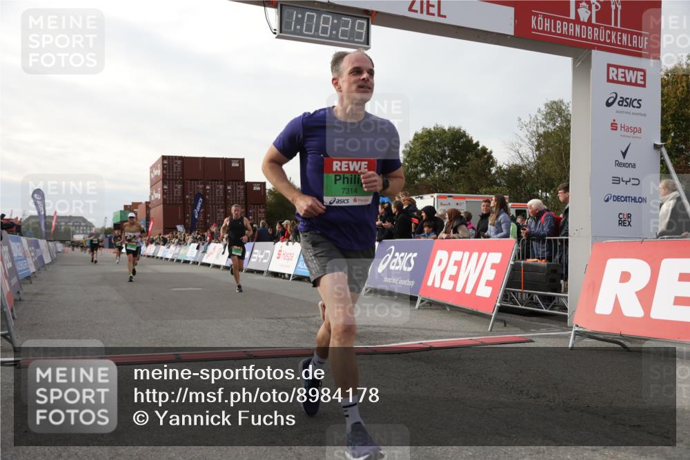03.10.2025 - Köhlbrandbrückenlauf Yannick Fuchs http://msf.ph/oto/8984178 03.10.2025 16:08:27 Ziel 7314, 7349, 7423, 7594, 7708, 7851, 8279, 8778, 9110 meine-sportfotos.de