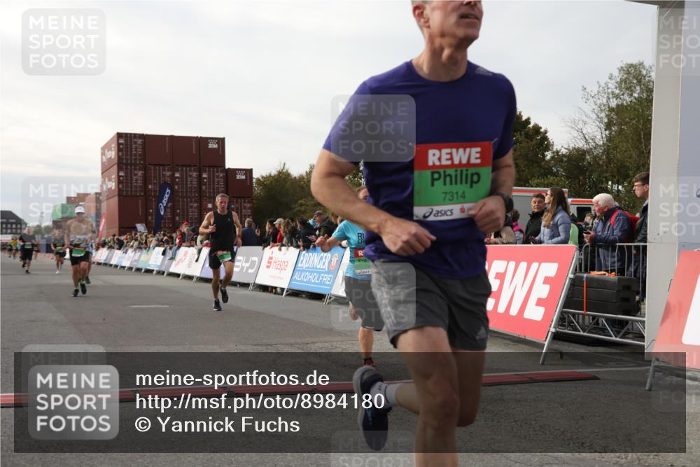 03.10.2025 - Köhlbrandbrückenlauf Yannick Fuchs http://msf.ph/oto/8984180 03.10.2025 16:08:27 Ziel 7314, 7349, 7423, 7594, 7708, 7851, 8279, 8778, 9110 meine-sportfotos.de