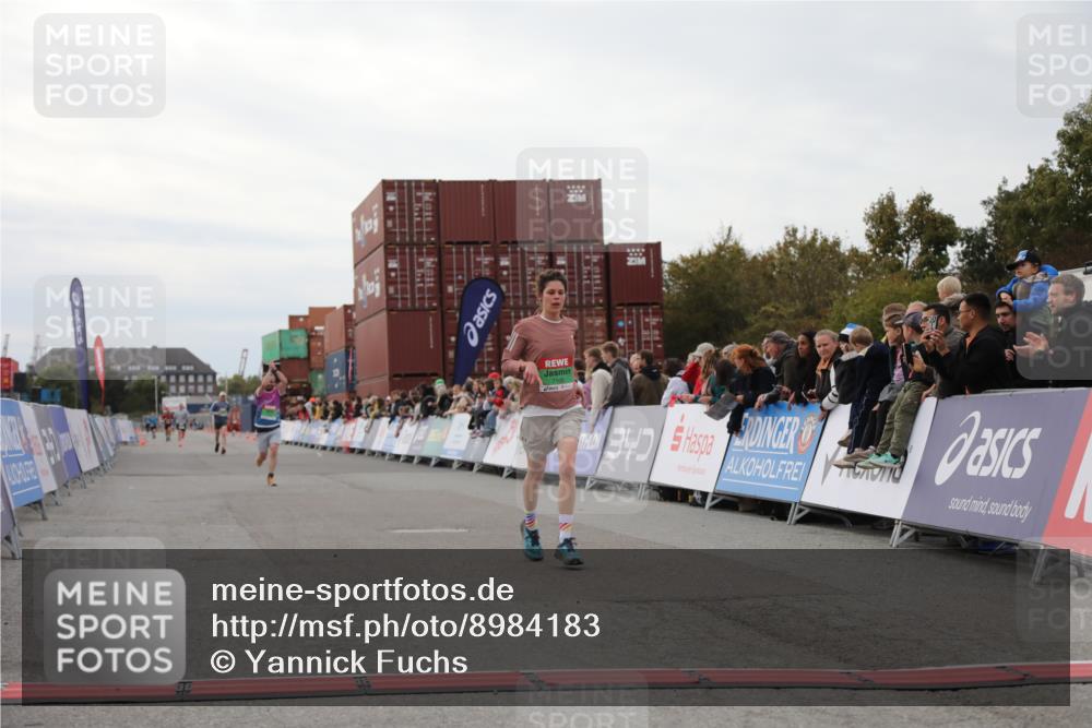 03.10.2025 - Köhlbrandbrückenlauf Yannick Fuchs http://msf.ph/oto/8984183 03.10.2025 15:55:11 Ziel 7040, 7053, 7100, 7898 meine-sportfotos.de