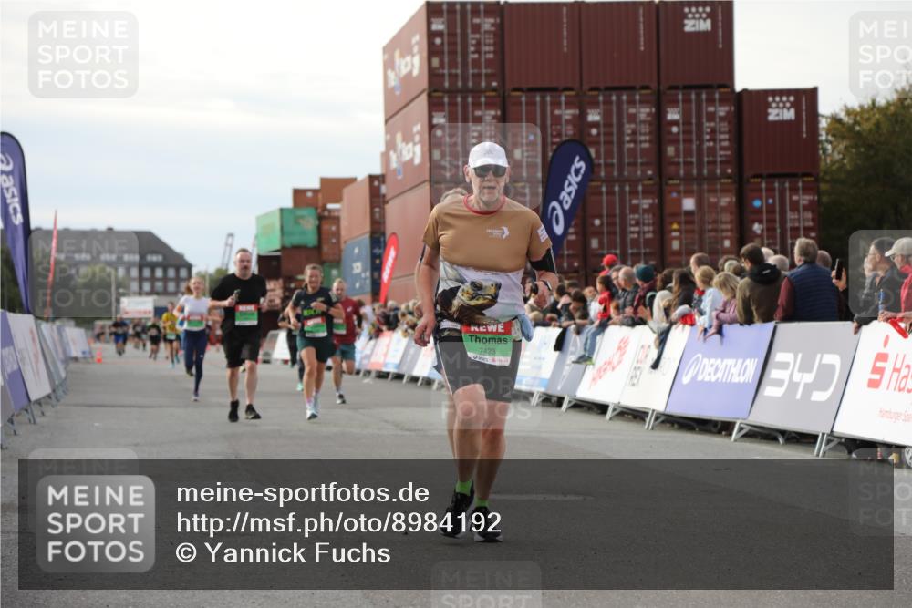 03.10.2025 - Köhlbrandbrückenlauf Yannick Fuchs http://msf.ph/oto/8984192 03.10.2025 16:08:29 Ziel 7314, 7349, 7360, 7423, 7594, 7616, 7708, 7851, 8279, 8778, 9110 meine-sportfotos.de