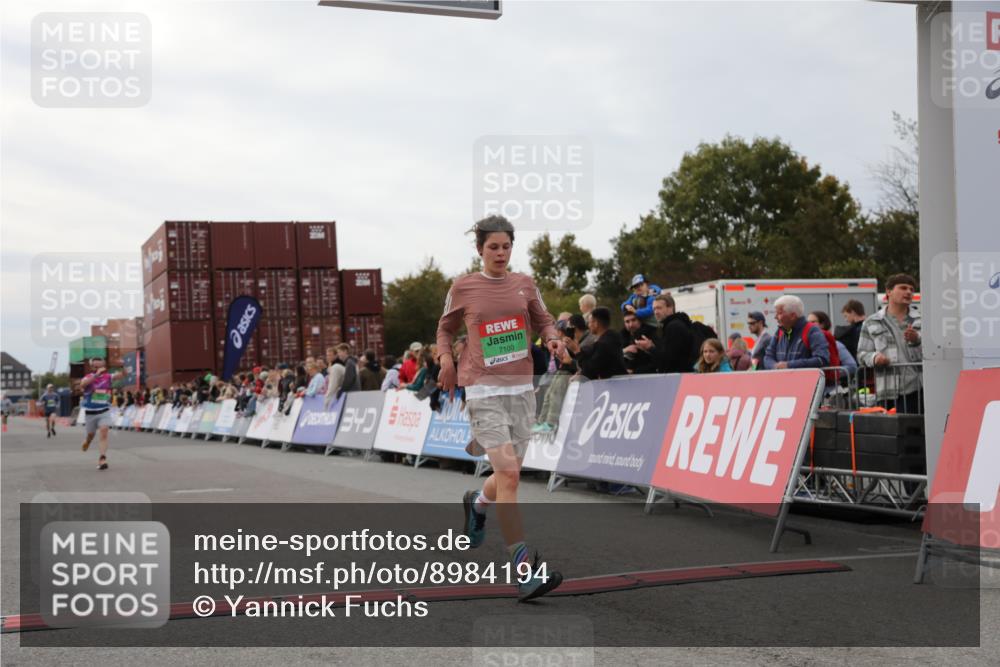 03.10.2025 - Köhlbrandbrückenlauf Yannick Fuchs http://msf.ph/oto/8984194 03.10.2025 15:55:13 Ziel 7053, 7100, 7197, 7898 meine-sportfotos.de