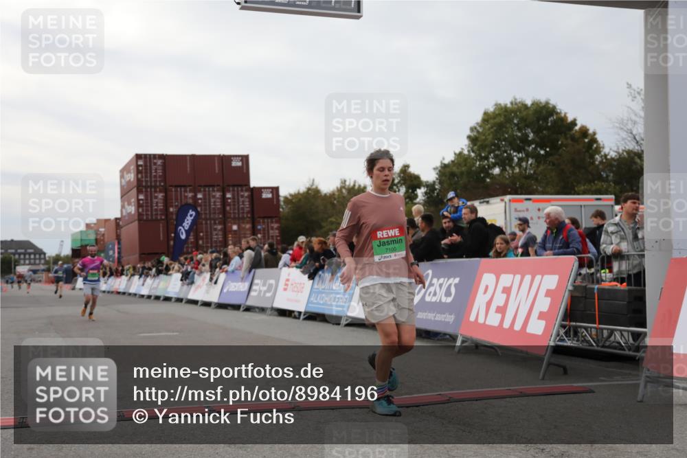 03.10.2025 - Köhlbrandbrückenlauf Yannick Fuchs http://msf.ph/oto/8984196 03.10.2025 15:55:13 Ziel 7053, 7100, 7197, 7898 meine-sportfotos.de