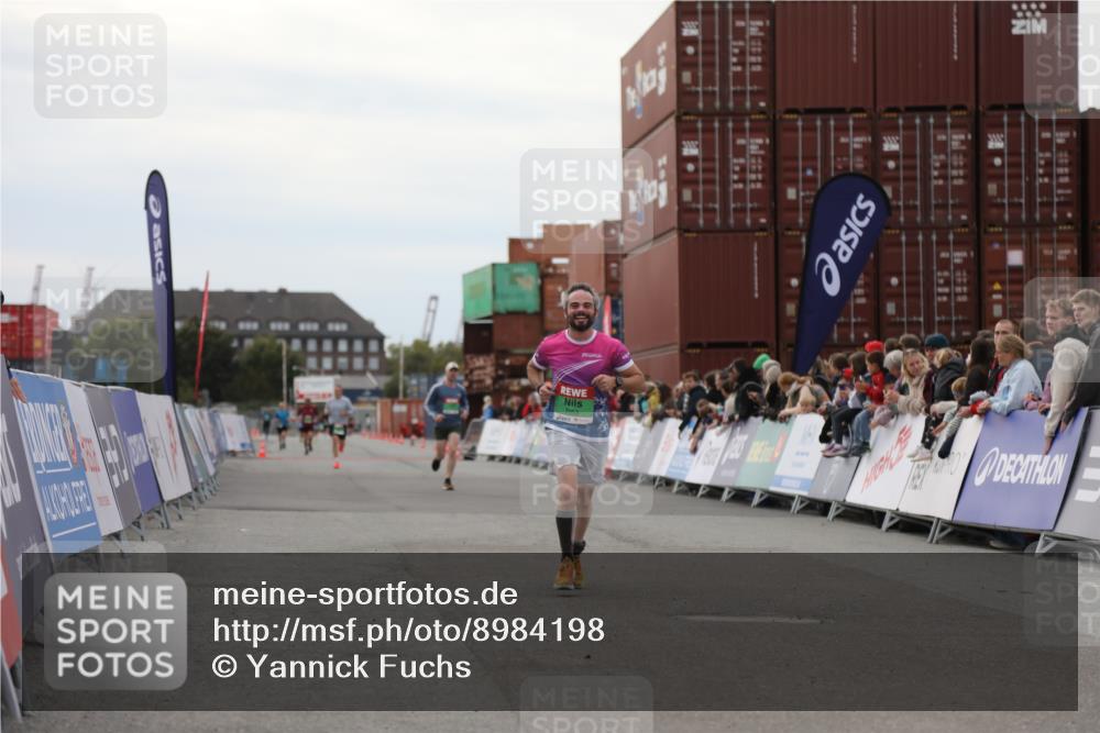 03.10.2025 - Köhlbrandbrückenlauf Yannick Fuchs http://msf.ph/oto/8984198 03.10.2025 15:55:13 Ziel 7053, 7100, 7197, 7898 meine-sportfotos.de