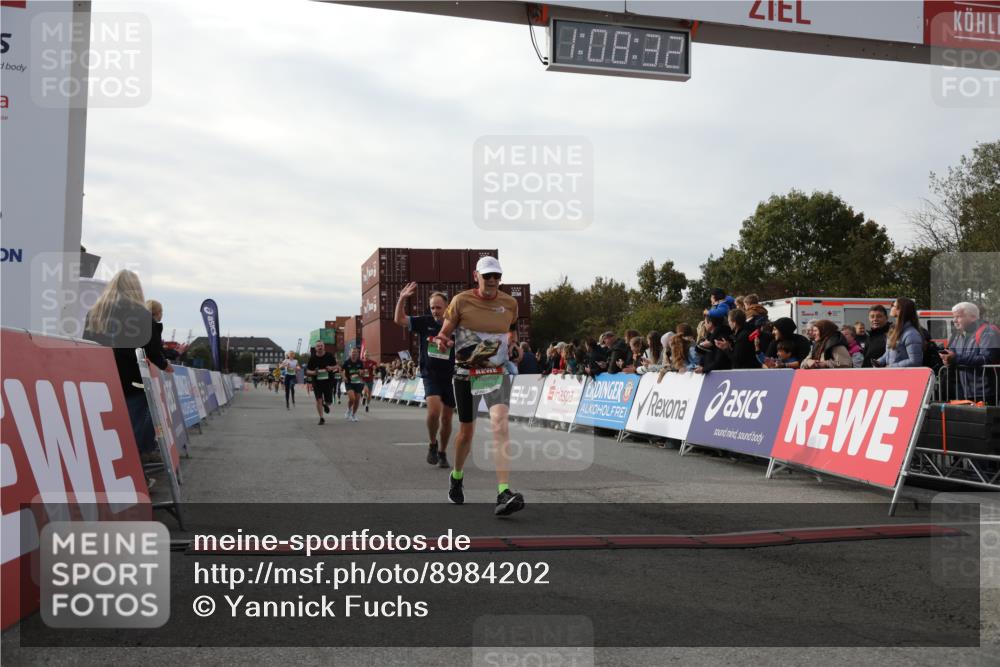 03.10.2025 - Köhlbrandbrückenlauf Yannick Fuchs http://msf.ph/oto/8984202 03.10.2025 16:08:30 Ziel 7314, 7349, 7360, 7423, 7594, 7616, 7708, 7851, 8279, 8778, 9110 meine-sportfotos.de