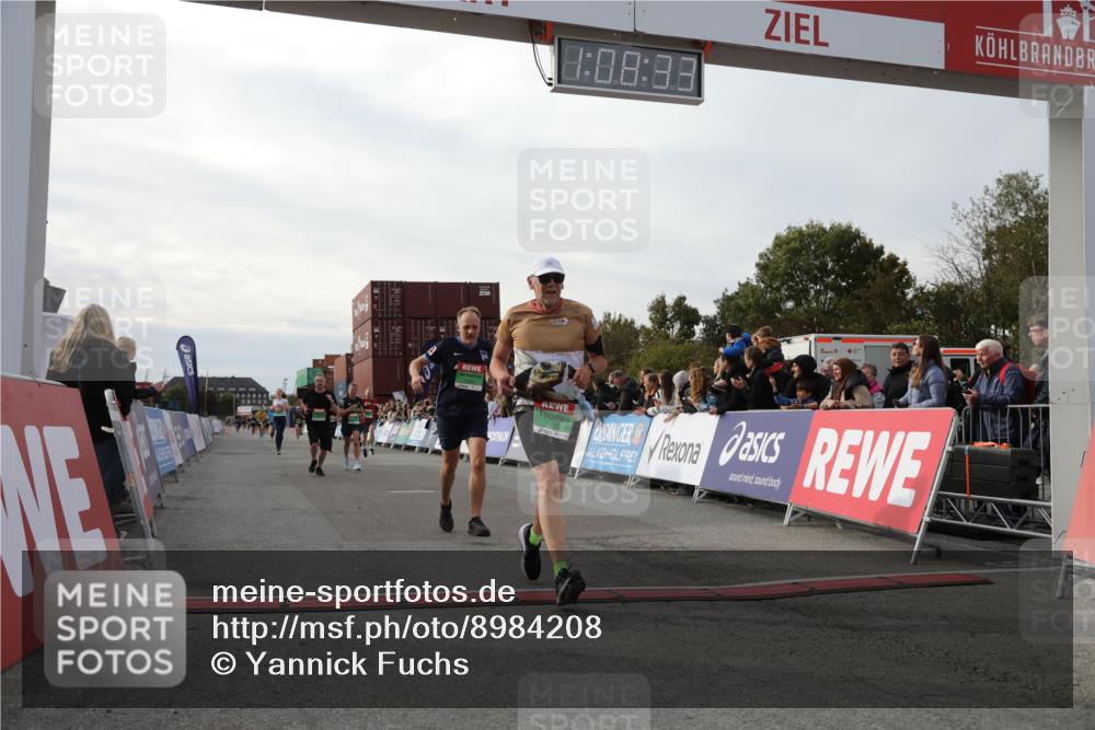 03.10.2025 - Köhlbrandbrückenlauf Yannick Fuchs http://msf.ph/oto/8984208 03.10.2025 16:08:31 Ziel 7349, 7360, 7423, 7594, 7616, 7708, 7851, 8279, 8778, 9110 meine-sportfotos.de