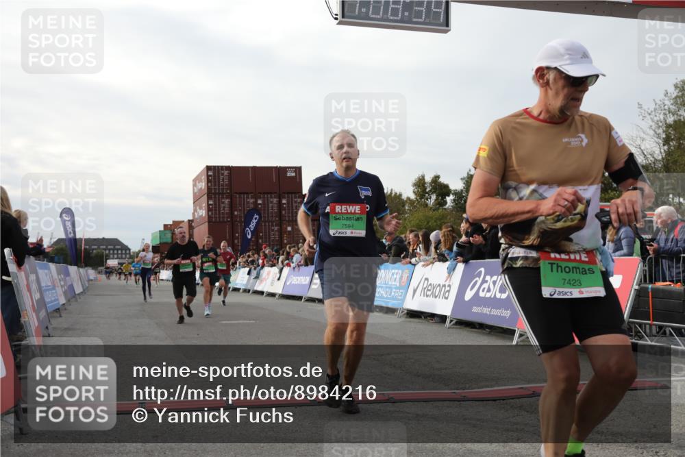 03.10.2025 - Köhlbrandbrückenlauf Yannick Fuchs http://msf.ph/oto/8984216 03.10.2025 16:08:32 Ziel 7339, 7360, 7423, 7594, 7616, 7708, 7851, 8279, 8778, 9110 meine-sportfotos.de