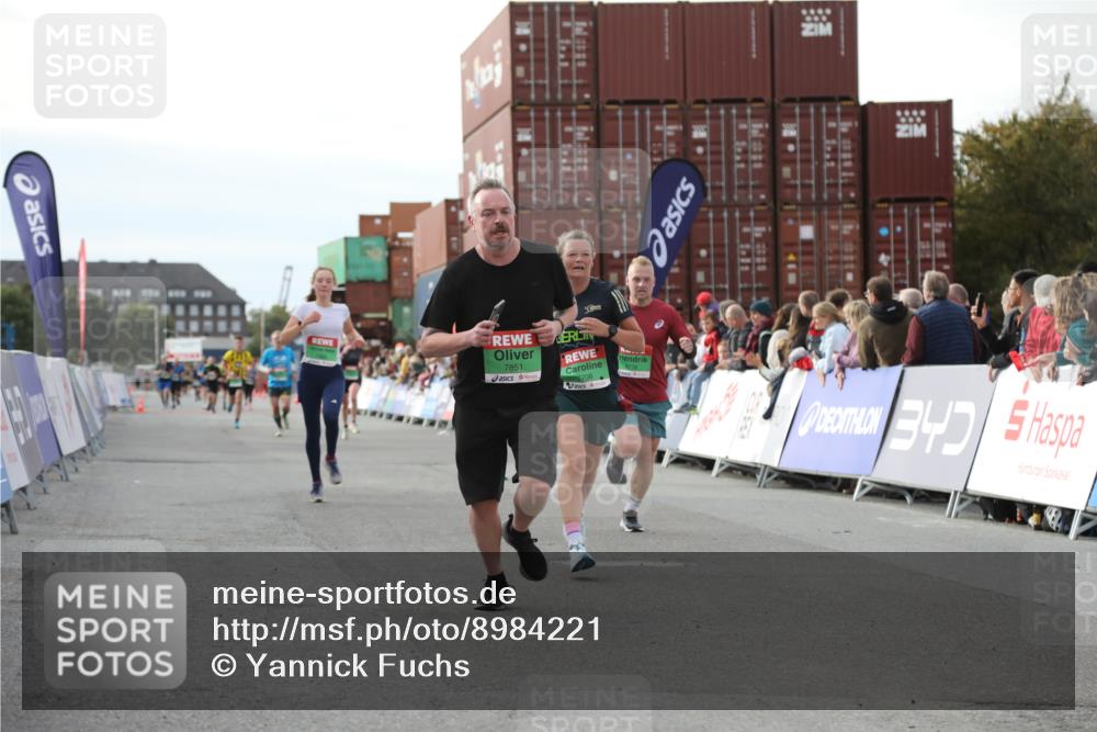 03.10.2025 - Köhlbrandbrückenlauf Yannick Fuchs http://msf.ph/oto/8984221 03.10.2025 16:08:32 Ziel 7339, 7360, 7423, 7594, 7616, 7708, 7851, 8279, 8778, 9110 meine-sportfotos.de
