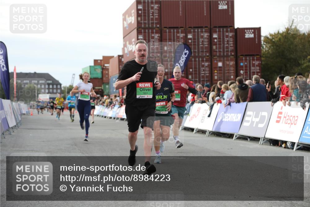 03.10.2025 - Köhlbrandbrückenlauf Yannick Fuchs http://msf.ph/oto/8984223 03.10.2025 16:08:33 Ziel 7339, 7360, 7423, 7594, 7616, 7708, 7851, 8279, 8778, 9110 meine-sportfotos.de