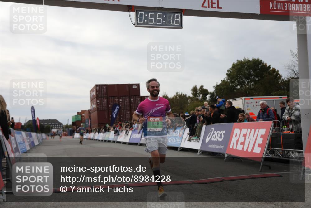 03.10.2025 - Köhlbrandbrückenlauf Yannick Fuchs http://msf.ph/oto/8984228 03.10.2025 15:55:16 Ziel 7053, 7100, 7197 meine-sportfotos.de