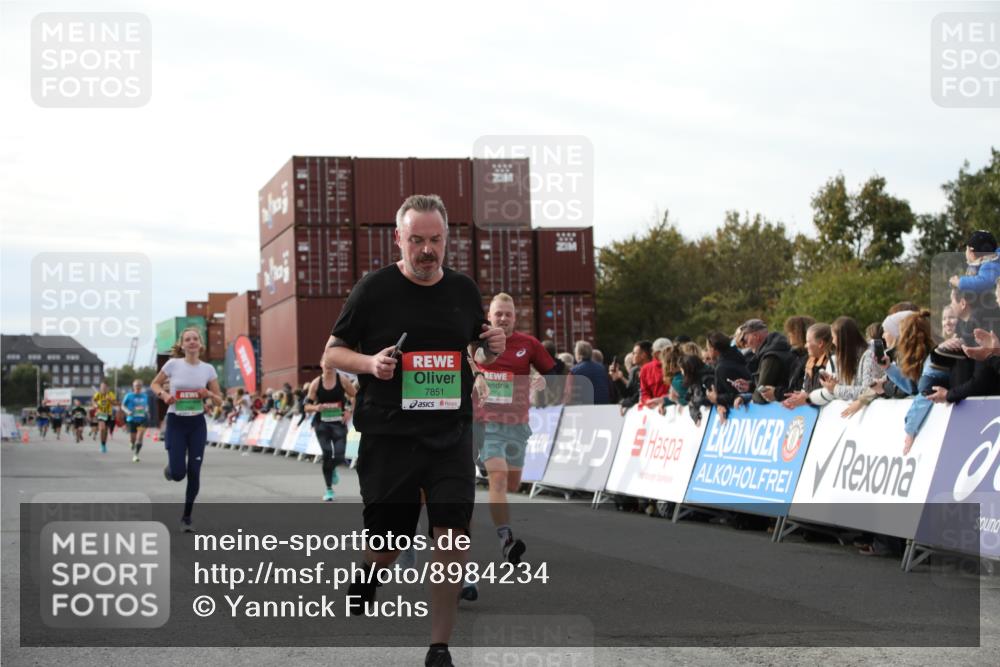 03.10.2025 - Köhlbrandbrückenlauf Yannick Fuchs http://msf.ph/oto/8984234 03.10.2025 16:08:33 Ziel 7339, 7360, 7423, 7594, 7616, 7708, 7851, 8279, 8778, 9110 meine-sportfotos.de
