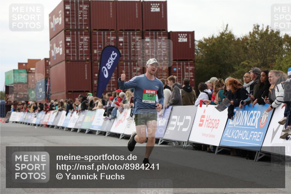 03.10.2025 - Köhlbrandbrückenlauf Yannick Fuchs http://msf.ph/oto/8984241 03.10.2025 15:55:20 Ziel 7197, 8993 meine-sportfotos.de