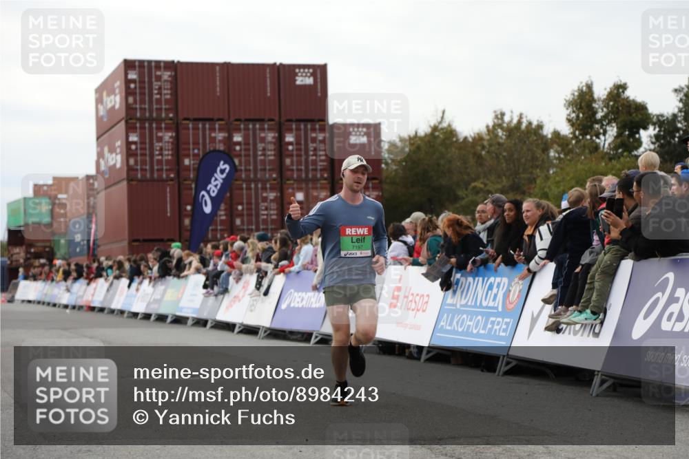 03.10.2025 - Köhlbrandbrückenlauf Yannick Fuchs http://msf.ph/oto/8984243 03.10.2025 15:55:20 Ziel 7197, 8993 meine-sportfotos.de