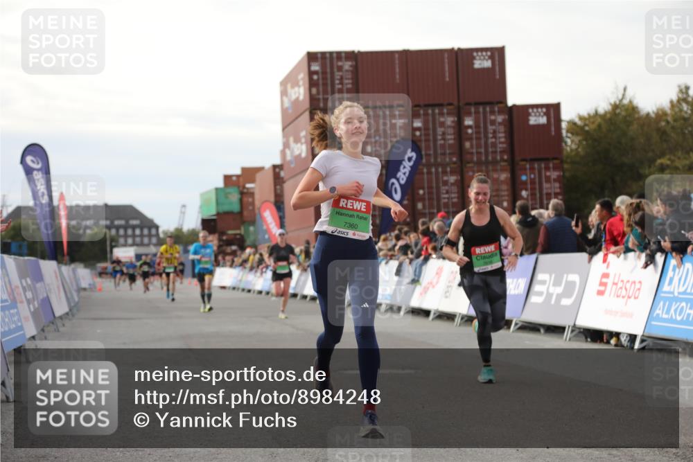 03.10.2025 - Köhlbrandbrückenlauf Yannick Fuchs http://msf.ph/oto/8984248 03.10.2025 16:08:35 Ziel 7283, 7339, 7360, 7594, 7616, 7708, 7851, 8279, 8778 meine-sportfotos.de