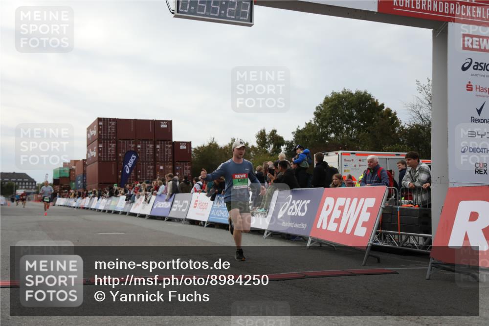 03.10.2025 - Köhlbrandbrückenlauf Yannick Fuchs http://msf.ph/oto/8984250 03.10.2025 15:55:21 Ziel 7197, 8993 meine-sportfotos.de