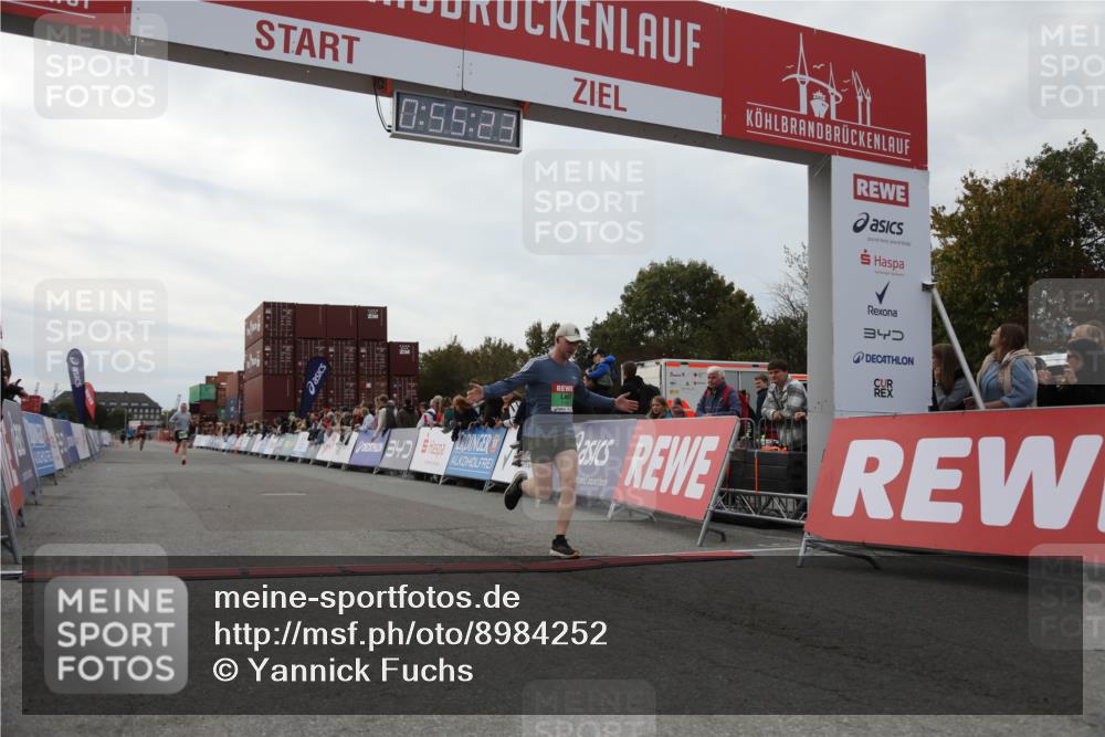 03.10.2025 - Köhlbrandbrückenlauf Yannick Fuchs http://msf.ph/oto/8984252 03.10.2025 15:55:21 Ziel 7197, 8993 meine-sportfotos.de