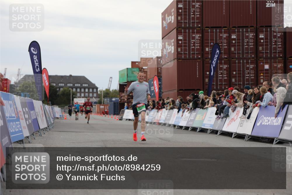 03.10.2025 - Köhlbrandbrückenlauf Yannick Fuchs http://msf.ph/oto/8984259 03.10.2025 15:55:23 Ziel 7197, 8993 meine-sportfotos.de