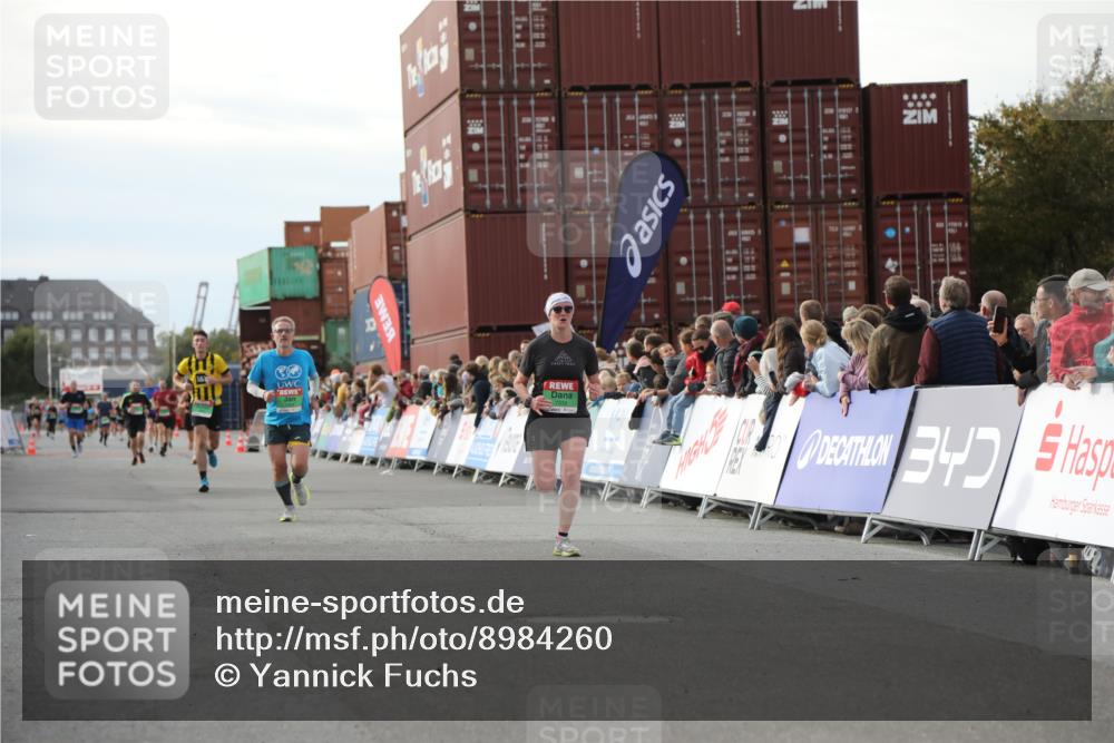 03.10.2025 - Köhlbrandbrückenlauf Yannick Fuchs http://msf.ph/oto/8984260 03.10.2025 16:08:37 Ziel 7283, 7339, 7360, 7616, 7708, 7851, 8279, 8778 meine-sportfotos.de