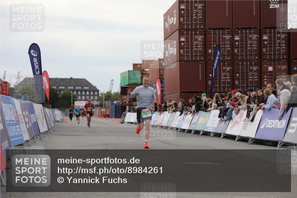 03.10.2025 - Köhlbrandbrückenlauf Yannick Fuchs http://msf.ph/oto/8984261 03.10.2025 15:55:23 Ziel 7197, 8993 meine-sportfotos.de