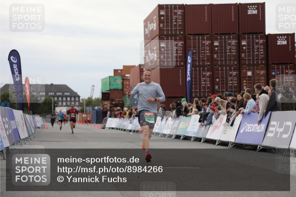 03.10.2025 - Köhlbrandbrückenlauf Yannick Fuchs http://msf.ph/oto/8984266 03.10.2025 15:55:24 Ziel 7197, 8993 meine-sportfotos.de