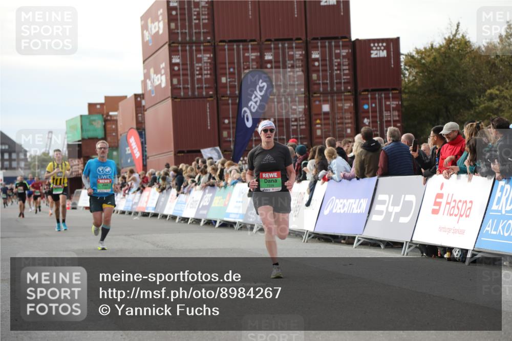 03.10.2025 - Köhlbrandbrückenlauf Yannick Fuchs http://msf.ph/oto/8984267 03.10.2025 16:08:38 Ziel 7283, 7339, 7360, 7616, 7708, 8279, 8778, 8846 meine-sportfotos.de