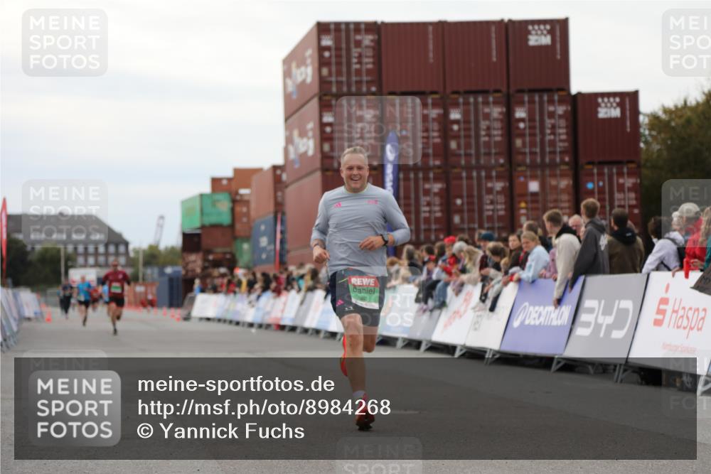 03.10.2025 - Köhlbrandbrückenlauf Yannick Fuchs http://msf.ph/oto/8984268 03.10.2025 15:55:25 Ziel 7197, 8993 meine-sportfotos.de