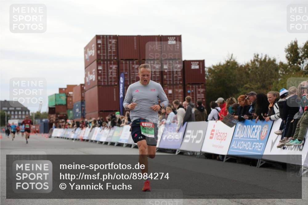 03.10.2025 - Köhlbrandbrückenlauf Yannick Fuchs http://msf.ph/oto/8984274 03.10.2025 15:55:26 Ziel 7030, 8993 meine-sportfotos.de