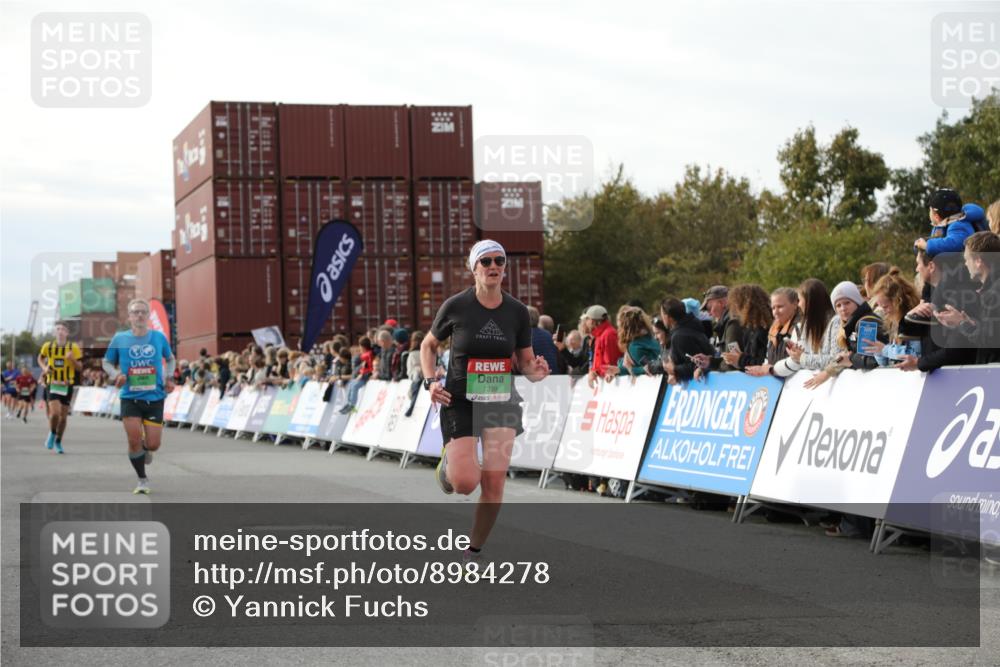 03.10.2025 - Köhlbrandbrückenlauf Yannick Fuchs http://msf.ph/oto/8984278 03.10.2025 16:08:39 Ziel 7283, 7339, 7360, 7616, 8279, 8846 meine-sportfotos.de