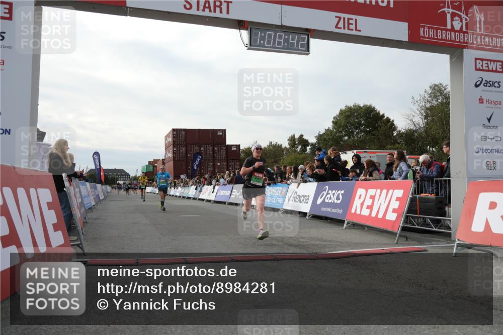 03.10.2025 - Köhlbrandbrückenlauf Yannick Fuchs http://msf.ph/oto/8984281 03.10.2025 16:08:40 Ziel 7283, 7339, 7360, 7616, 8846 meine-sportfotos.de