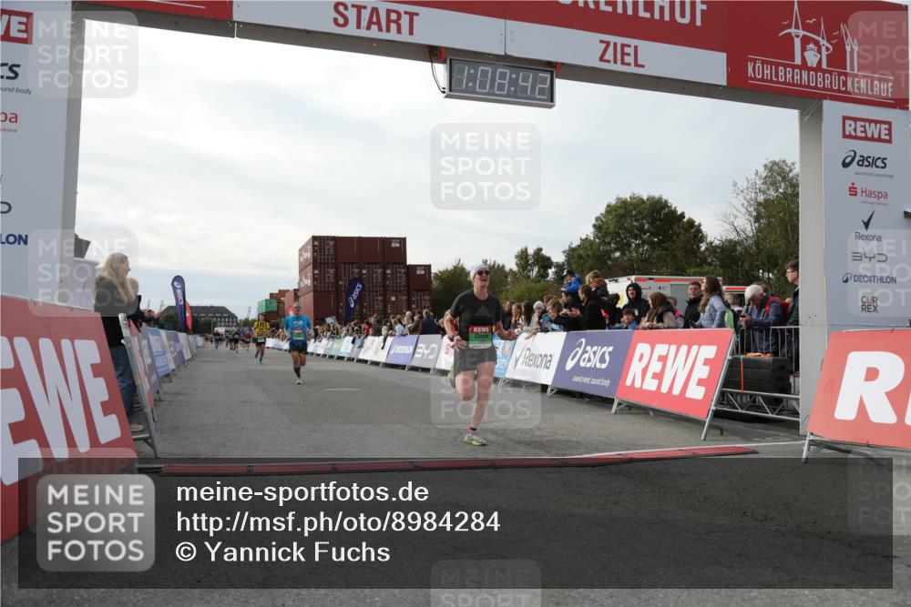 03.10.2025 - Köhlbrandbrückenlauf Yannick Fuchs http://msf.ph/oto/8984284 03.10.2025 16:08:40 Ziel 7283, 7339, 7360, 7616, 8846 meine-sportfotos.de