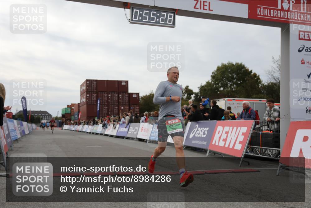 03.10.2025 - Köhlbrandbrückenlauf Yannick Fuchs http://msf.ph/oto/8984286 03.10.2025 15:55:27 Ziel 7030, 8993 meine-sportfotos.de