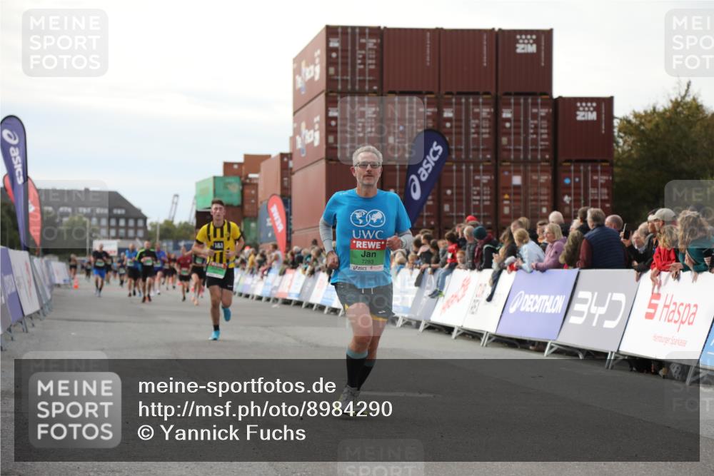 03.10.2025 - Köhlbrandbrückenlauf Yannick Fuchs http://msf.ph/oto/8984290 03.10.2025 16:08:41 Ziel 7283, 7339, 7616, 8846 meine-sportfotos.de