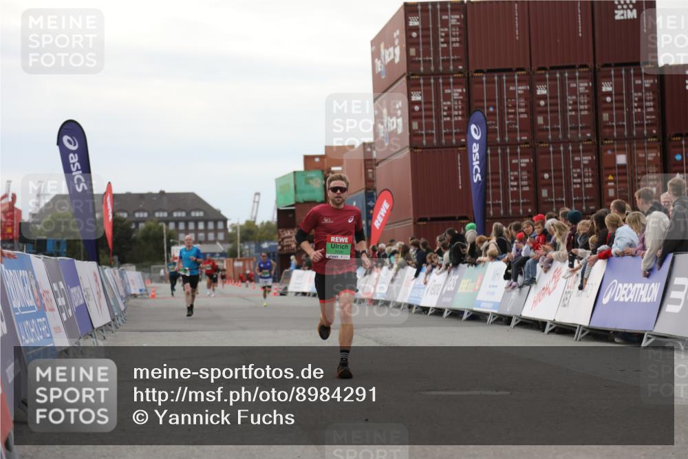 03.10.2025 - Köhlbrandbrückenlauf Yannick Fuchs http://msf.ph/oto/8984291 03.10.2025 15:55:32 Ziel 7030, 7067, 7575 meine-sportfotos.de