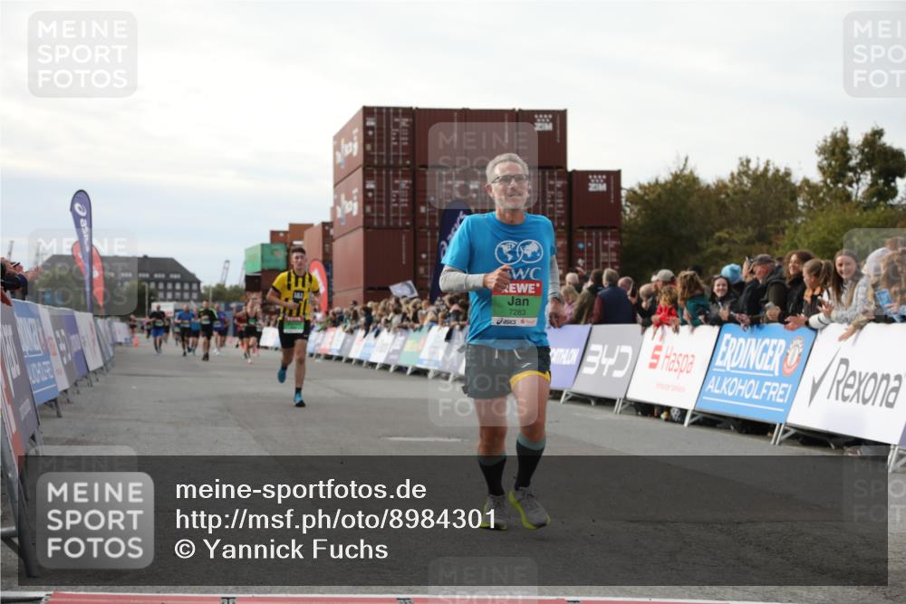 03.10.2025 - Köhlbrandbrückenlauf Yannick Fuchs http://msf.ph/oto/8984301 03.10.2025 16:08:42 Ziel 7283, 7339, 8846 meine-sportfotos.de