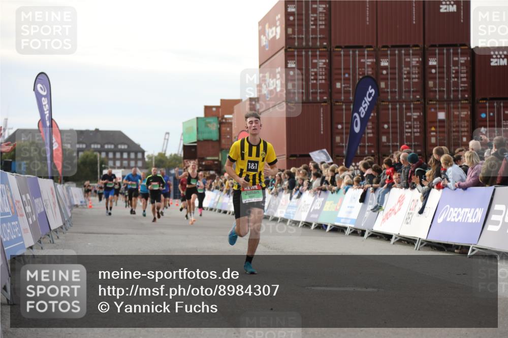 03.10.2025 - Köhlbrandbrückenlauf Yannick Fuchs http://msf.ph/oto/8984307 03.10.2025 16:08:43 Ziel 7191, 7283, 7339, 8846 meine-sportfotos.de