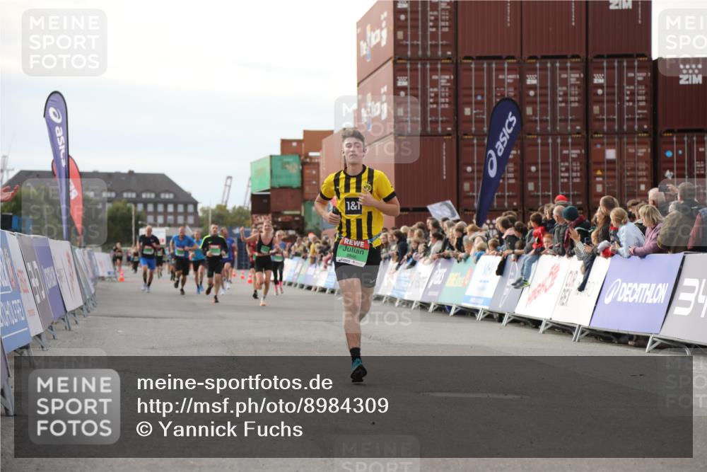 03.10.2025 - Köhlbrandbrückenlauf Yannick Fuchs http://msf.ph/oto/8984309 03.10.2025 16:08:43 Ziel 7191, 7283, 7339, 8846 meine-sportfotos.de