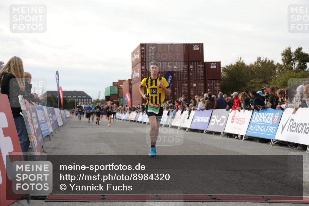 03.10.2025 - Köhlbrandbrückenlauf Yannick Fuchs http://msf.ph/oto/8984320 03.10.2025 16:08:45 Ziel 7191, 7283, 8118, 8846 meine-sportfotos.de