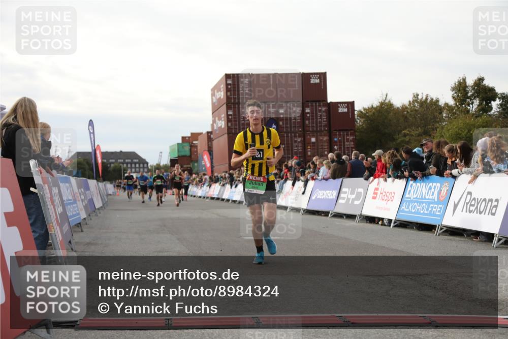 03.10.2025 - Köhlbrandbrückenlauf Yannick Fuchs http://msf.ph/oto/8984324 03.10.2025 16:08:45 Ziel 7191, 7283, 8118, 8846 meine-sportfotos.de