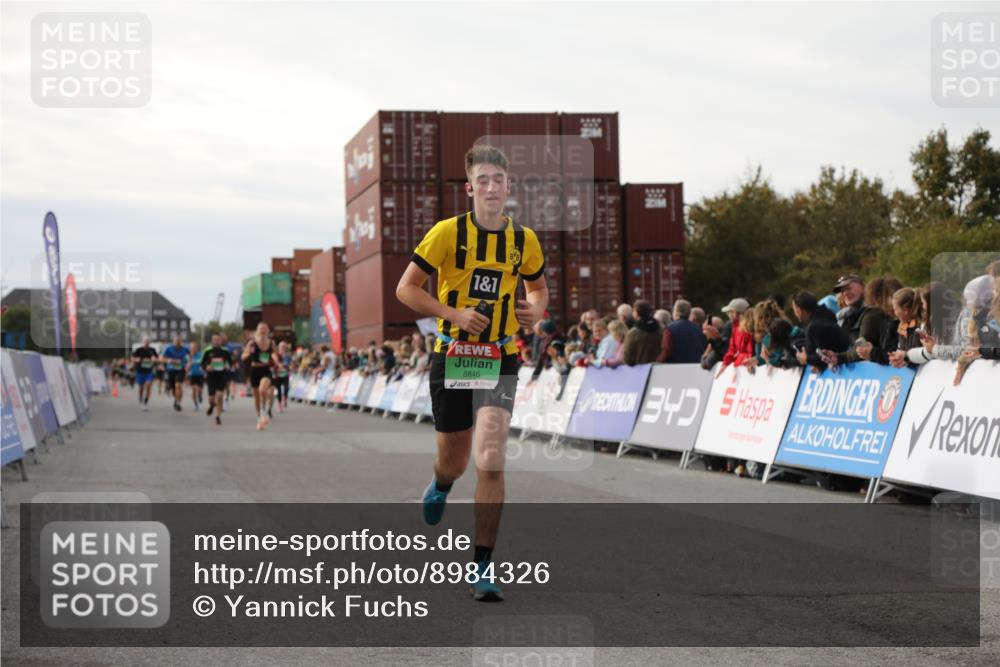 03.10.2025 - Köhlbrandbrückenlauf Yannick Fuchs http://msf.ph/oto/8984326 03.10.2025 16:08:45 Ziel 7191, 7283, 8118, 8846 meine-sportfotos.de