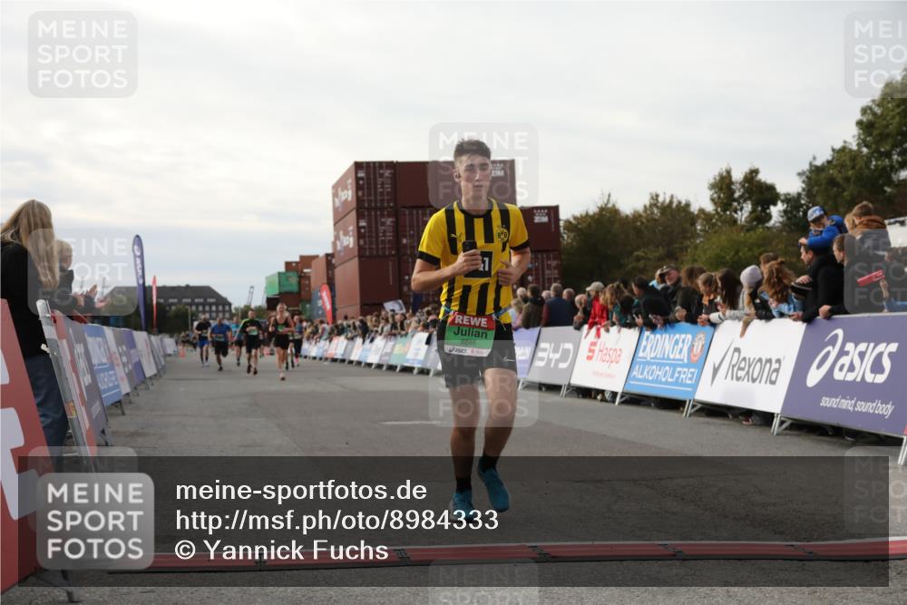 03.10.2025 - Köhlbrandbrückenlauf Yannick Fuchs http://msf.ph/oto/8984333 03.10.2025 16:08:46 Ziel 7141, 7191, 7283, 8118, 8846, 8931 meine-sportfotos.de