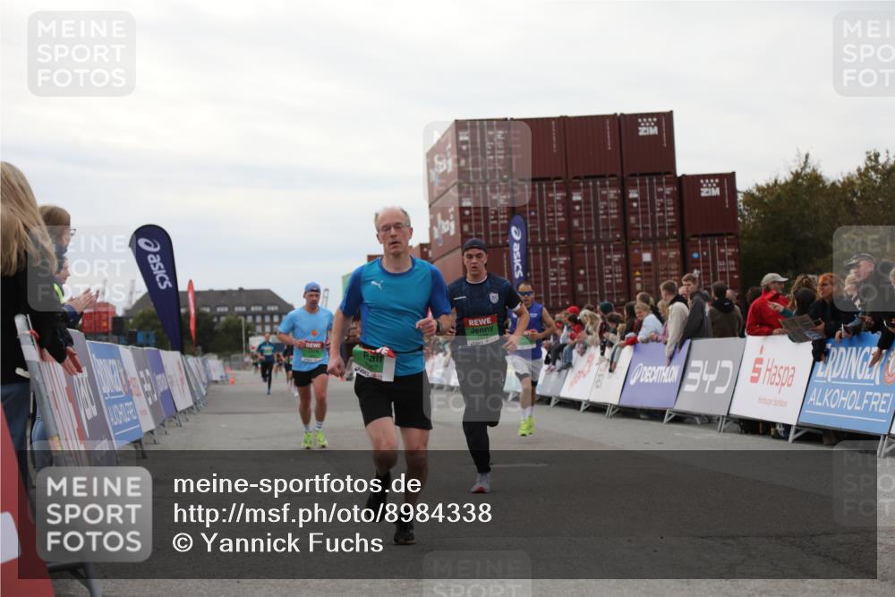 03.10.2025 - Köhlbrandbrückenlauf Yannick Fuchs http://msf.ph/oto/8984338 03.10.2025 15:55:40 Ziel 7043, 7067, 7286, 7575, 8594, 8942, 9743 meine-sportfotos.de