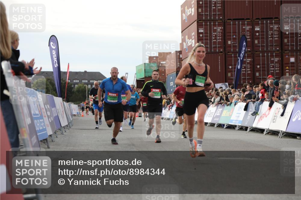 03.10.2025 - Köhlbrandbrückenlauf Yannick Fuchs http://msf.ph/oto/8984344 03.10.2025 16:08:50 Ziel 7057, 7141, 7191, 7333, 7336, 7585, 8118, 8846, 8931 meine-sportfotos.de