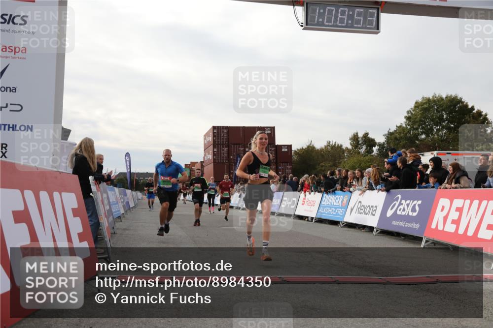 03.10.2025 - Köhlbrandbrückenlauf Yannick Fuchs http://msf.ph/oto/8984350 03.10.2025 16:08:51 Ziel 7057, 7141, 7191, 7333, 7336, 7585, 8118, 8931 meine-sportfotos.de